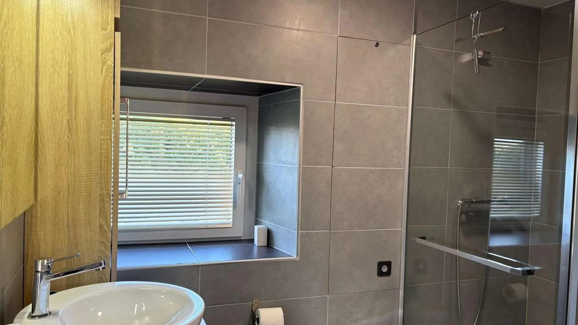 Charmante Maison Bretonne Avec Jardin Clos, Parking, Wifi, A 900M De La Plage - Tregastel - Fr-1-542-35
